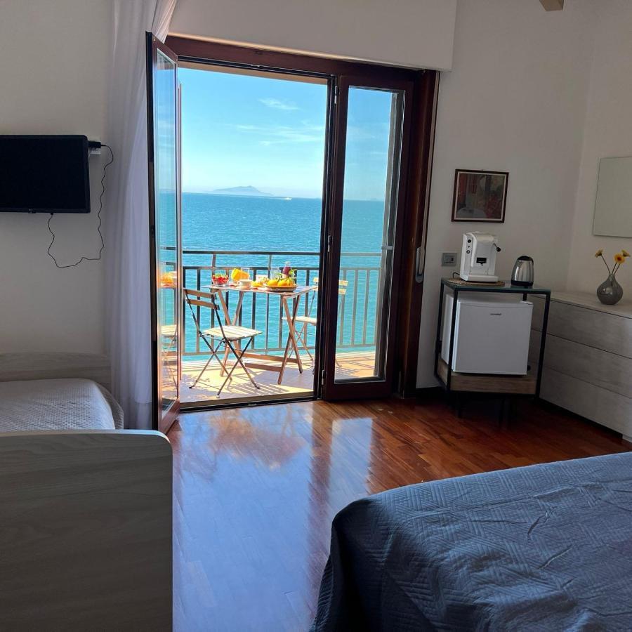 Vip Sul Mare Bed and Breakfast Castellammare di Stabia Εξωτερικό φωτογραφία
